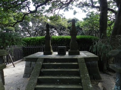 Monument to Miura Anjin and wife Magome Oyuki.