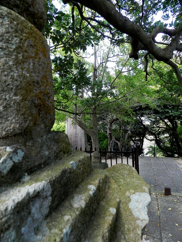 Monument to Miura Anjin and wife Magome Oyuki.